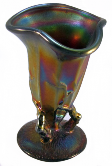 Dugan Twigs Amethyst Non-Crimped Three-Ruffled Tri-Corner Vase